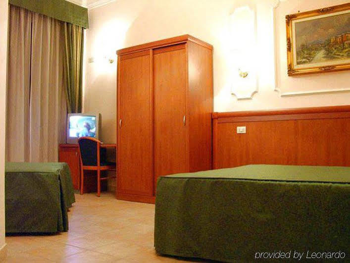 רומא Hotel Philia מראה חיצוני תמונה